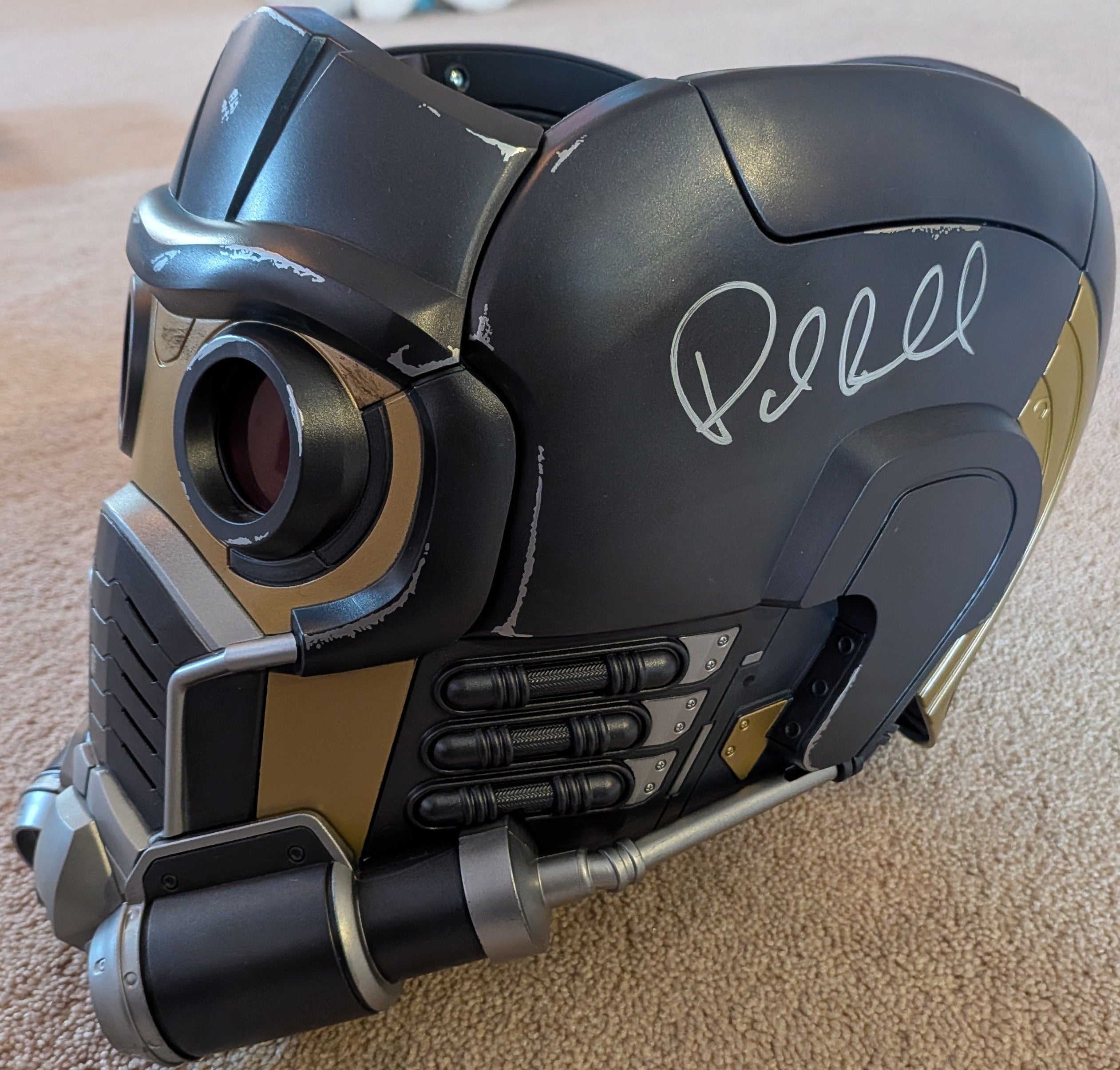 Chris Pratt, Samuel L. Jackson, Paul Rudd, Paul Bettany & Karen Gillan Signed Marvel Legends Star-Lord Helmet – Multi-Signed MCU Prop Replica