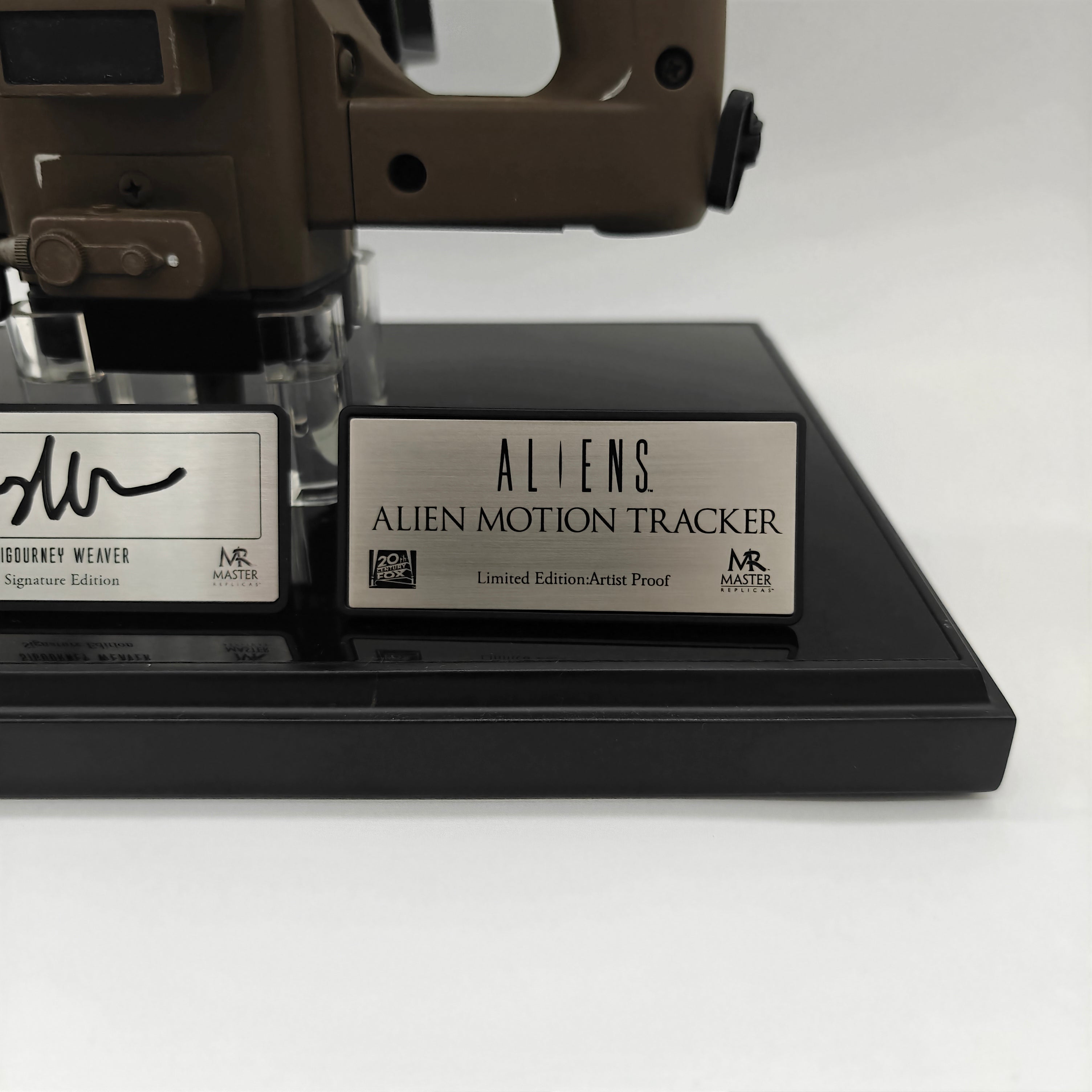 Sigourney Weaver Signed Artist Proof Master Replicas Aliens Motion Tracker 1:1 Prop Limited Edition