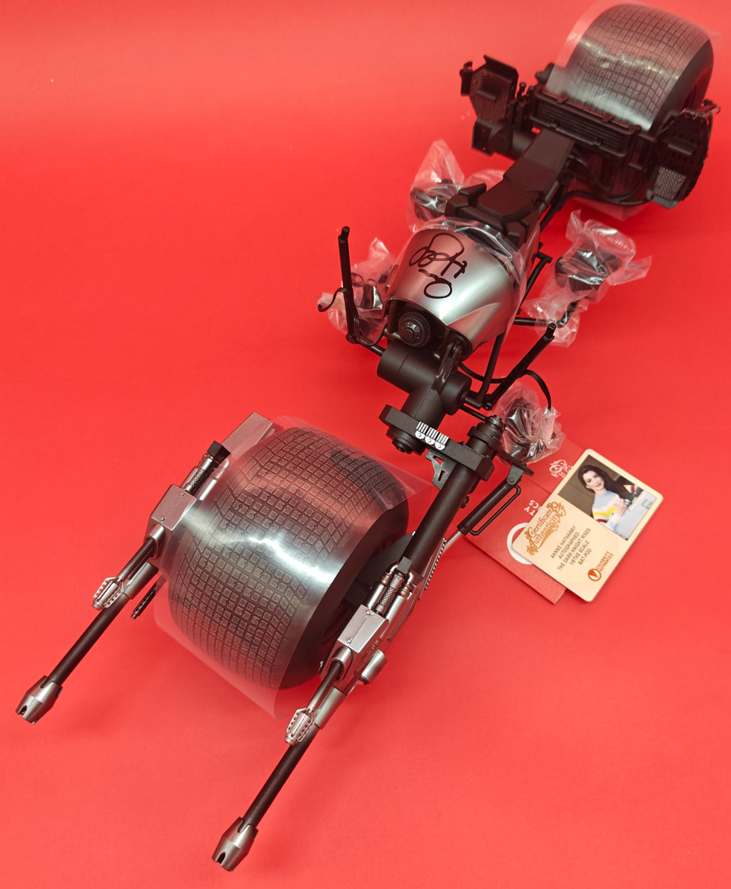 Anne Hathaway Signed Batman Dark Knight Rises Bat-pod 1:6 Scale Hot Toys