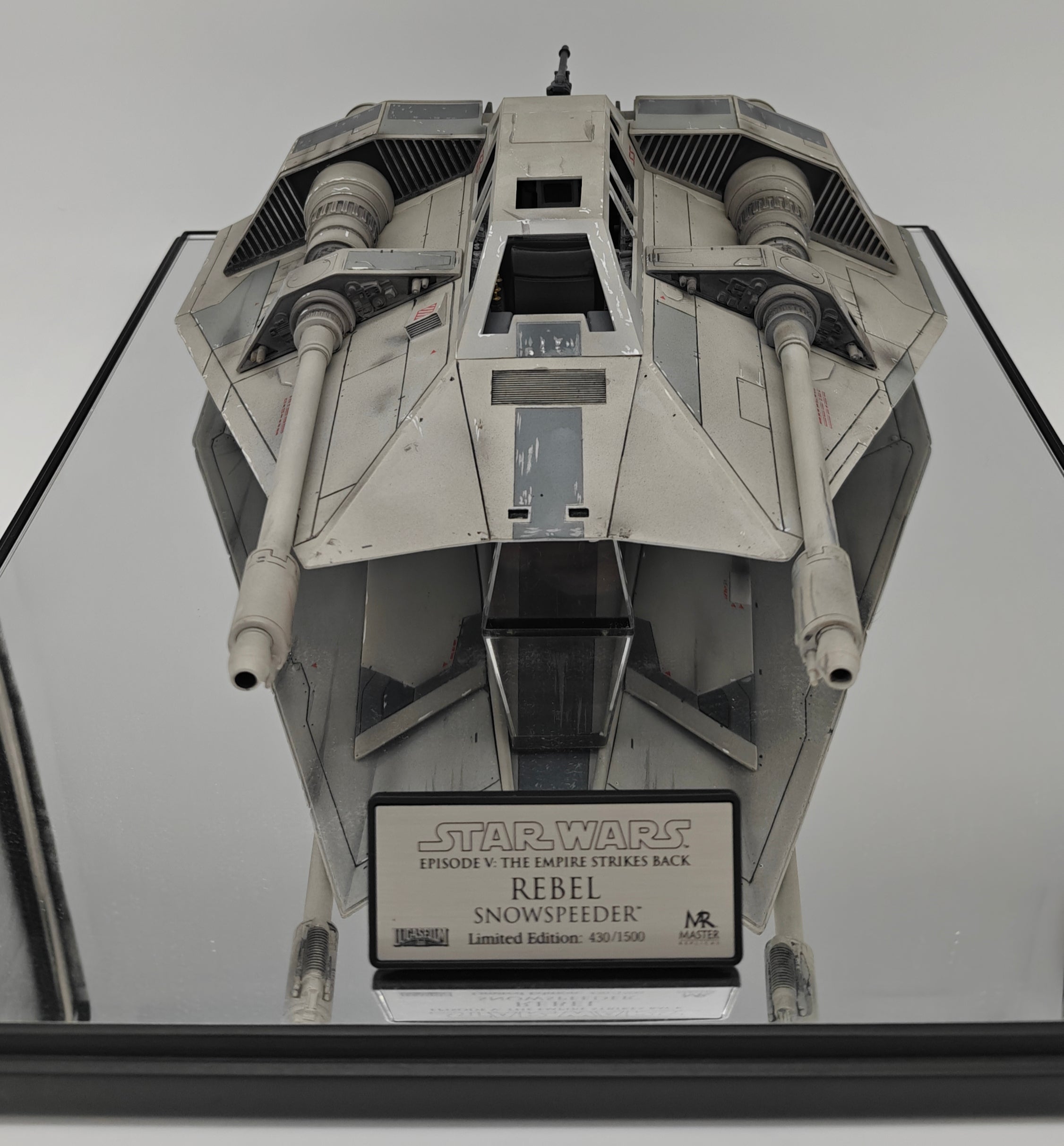 Master Replicas Star Wars Empire Strikes Back Rebel Snowspeeder SW-124 Limited Edition