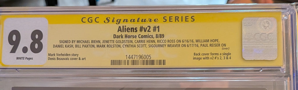 Sigourney Weaver, Bill Paxton, Lance Henriksen +9 Cast-Signed Dark Horse Comics Aliens #v2 #1 (1989) CGC Signature Series 9.8