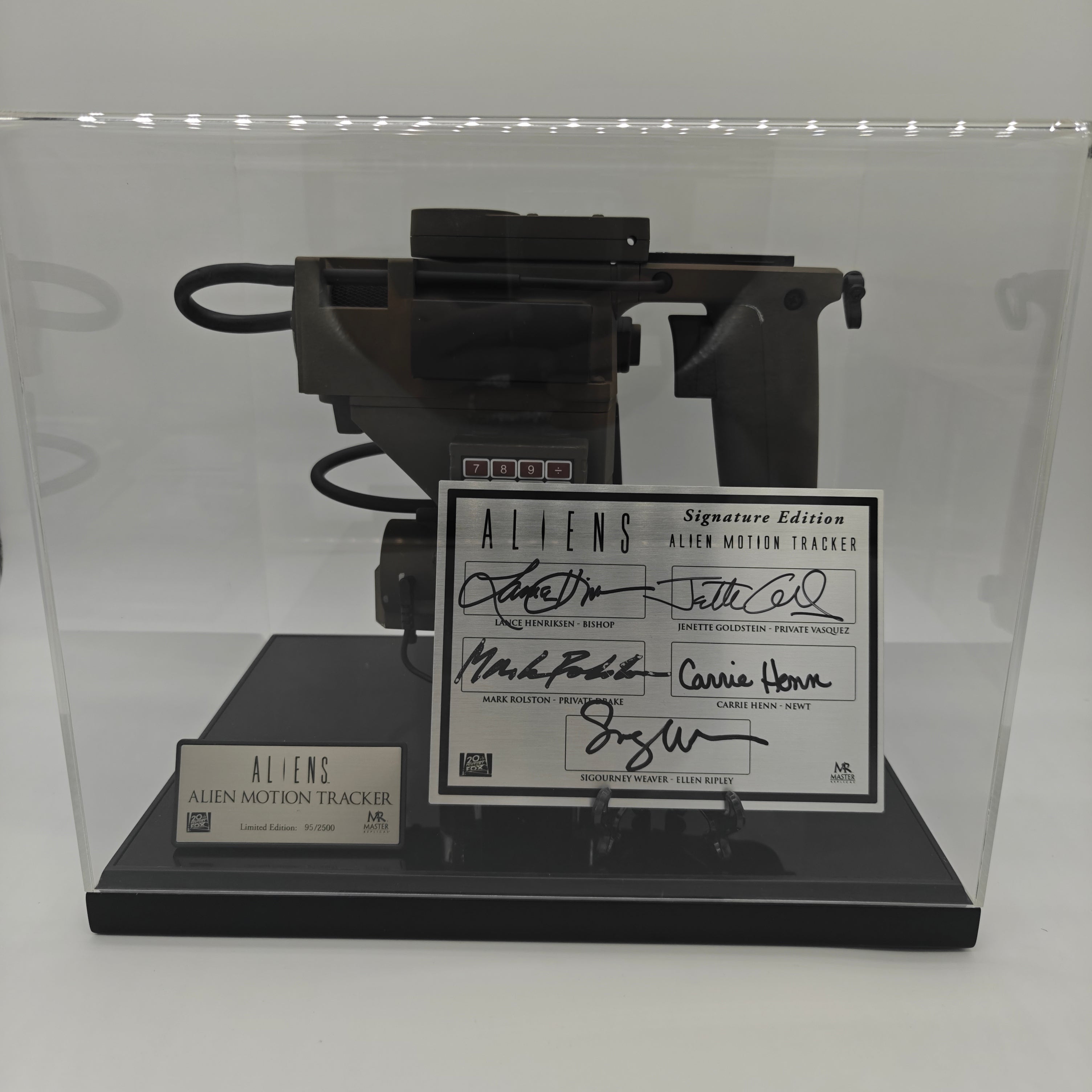 Sigourney Weaver +4 Signed Master Replicas Aliens Motion Tracker 1:1 Prop Replica Limited Edition
