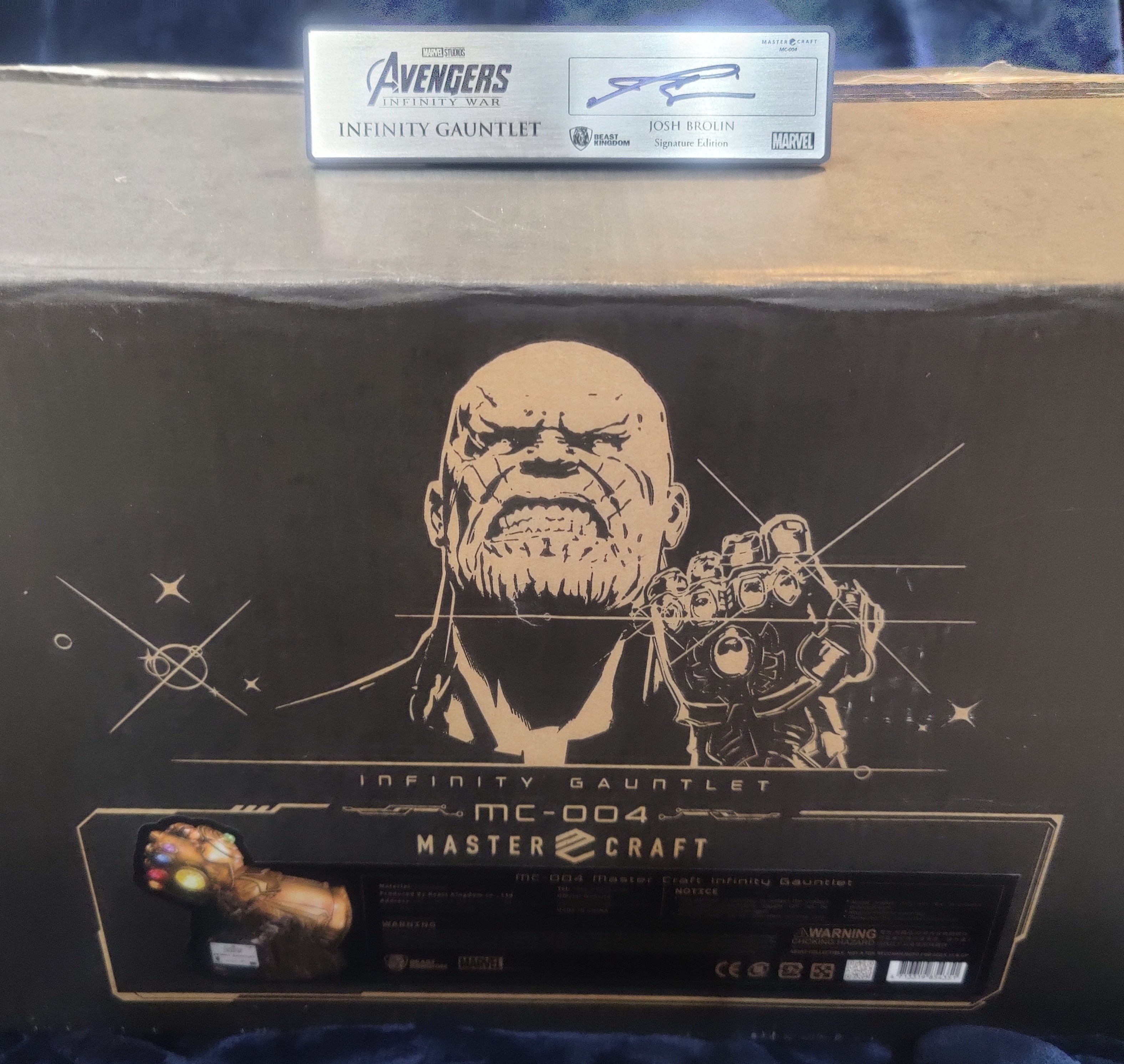 Josh Brolin Signed Beast Kingdom - Marvel Thanos Infinity Gauntlet