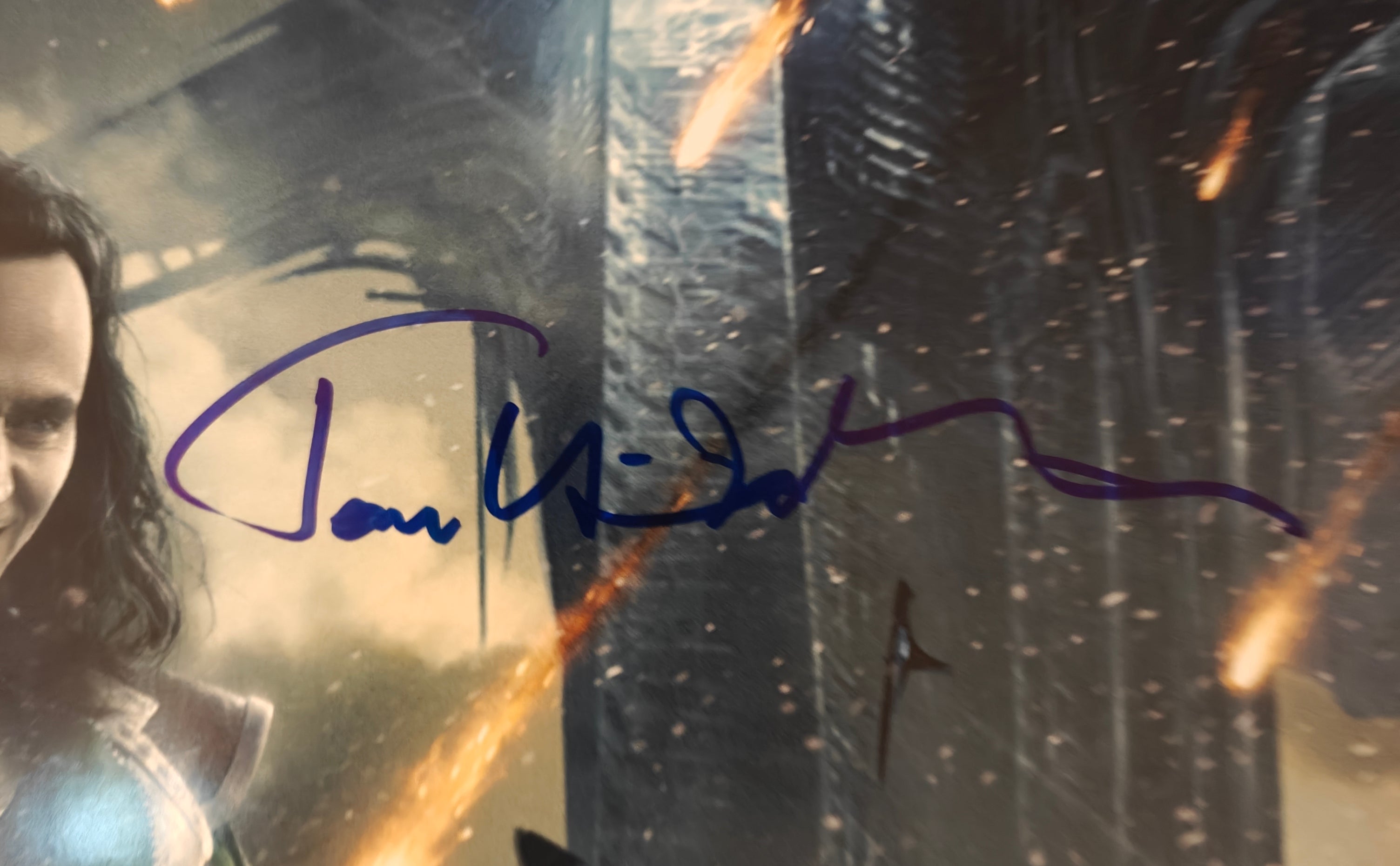 Portman, Hopkins, Hemsworth, Hiddleston 4x Signed Thor: Dark World Original Double-Sided Poster