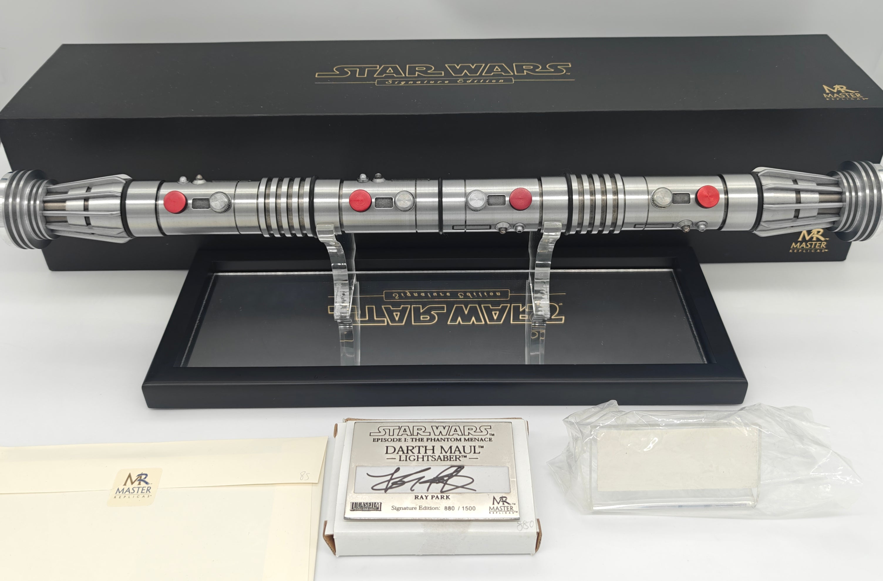 Master Replicas Darth Maul TPM EP1 Lightsaber Signature Edition SW-108S Signed by Ray Park