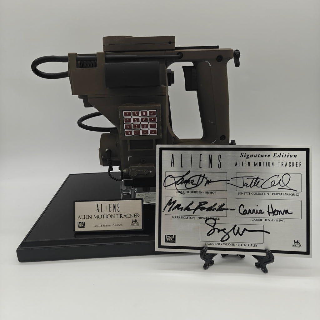 Sigourney Weaver +4 Signed Master Replicas Aliens Motion Tracker 1:1 Prop Replica Limited Edition