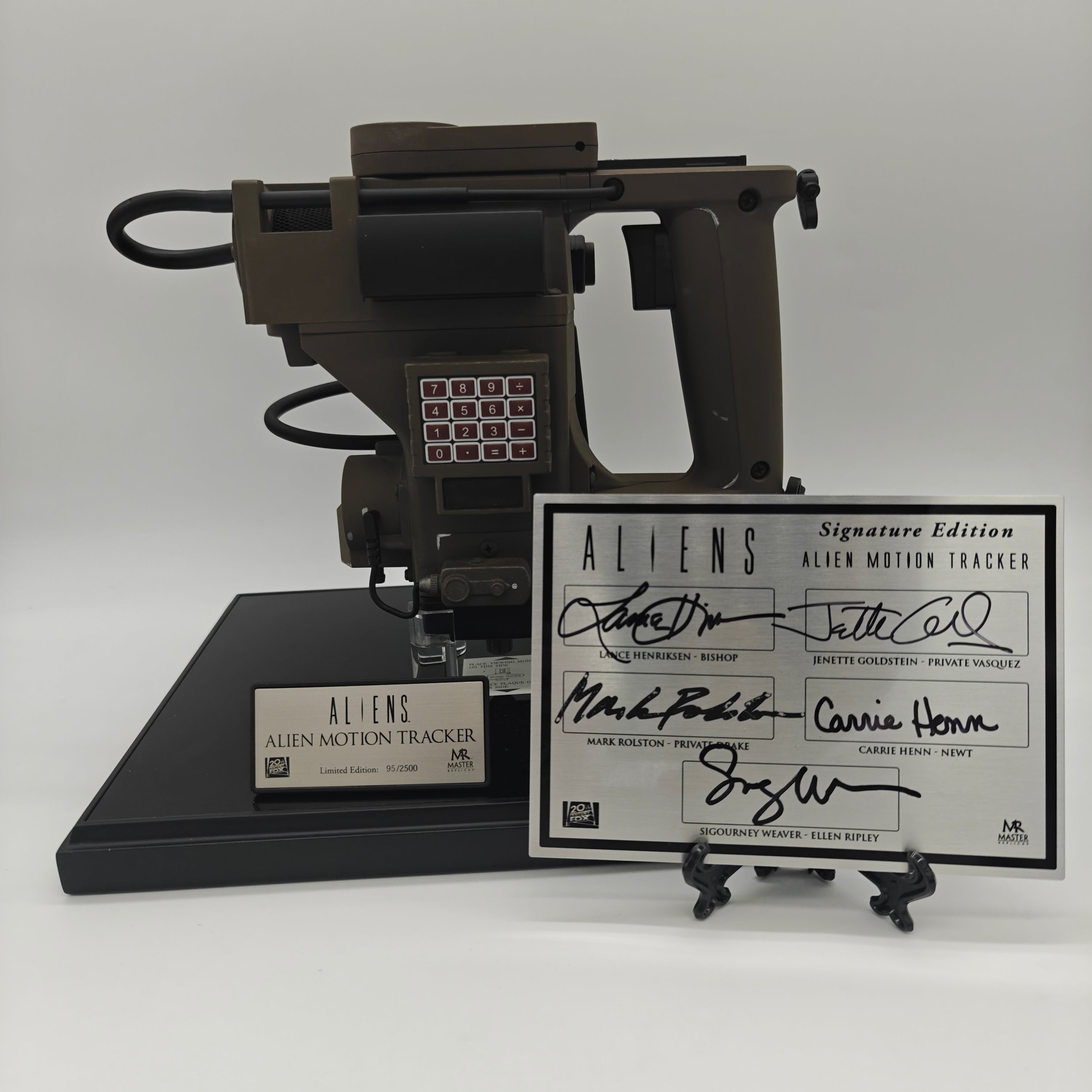 Sigourney Weaver +4 Signed Master Replicas Aliens Motion Tracker 1:1 Prop Replica Limited Edition