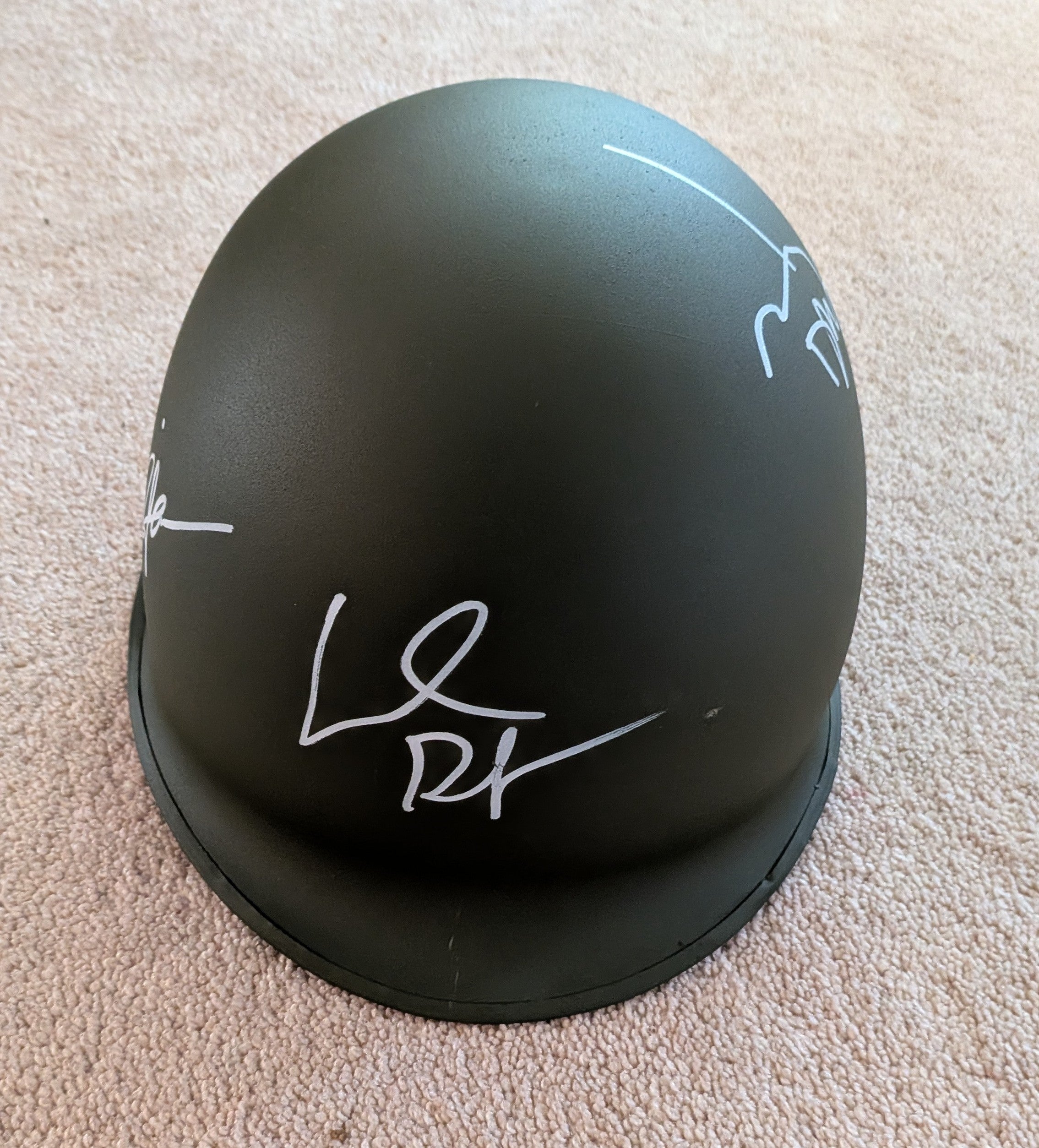 Willem Dafoe, Johnny Depp, Charlie Sheen Multi-Signed Authentic M1 Army Steel Helmet Prop Replica – Platoon (1986) | Celebrity Authentics & SWAU