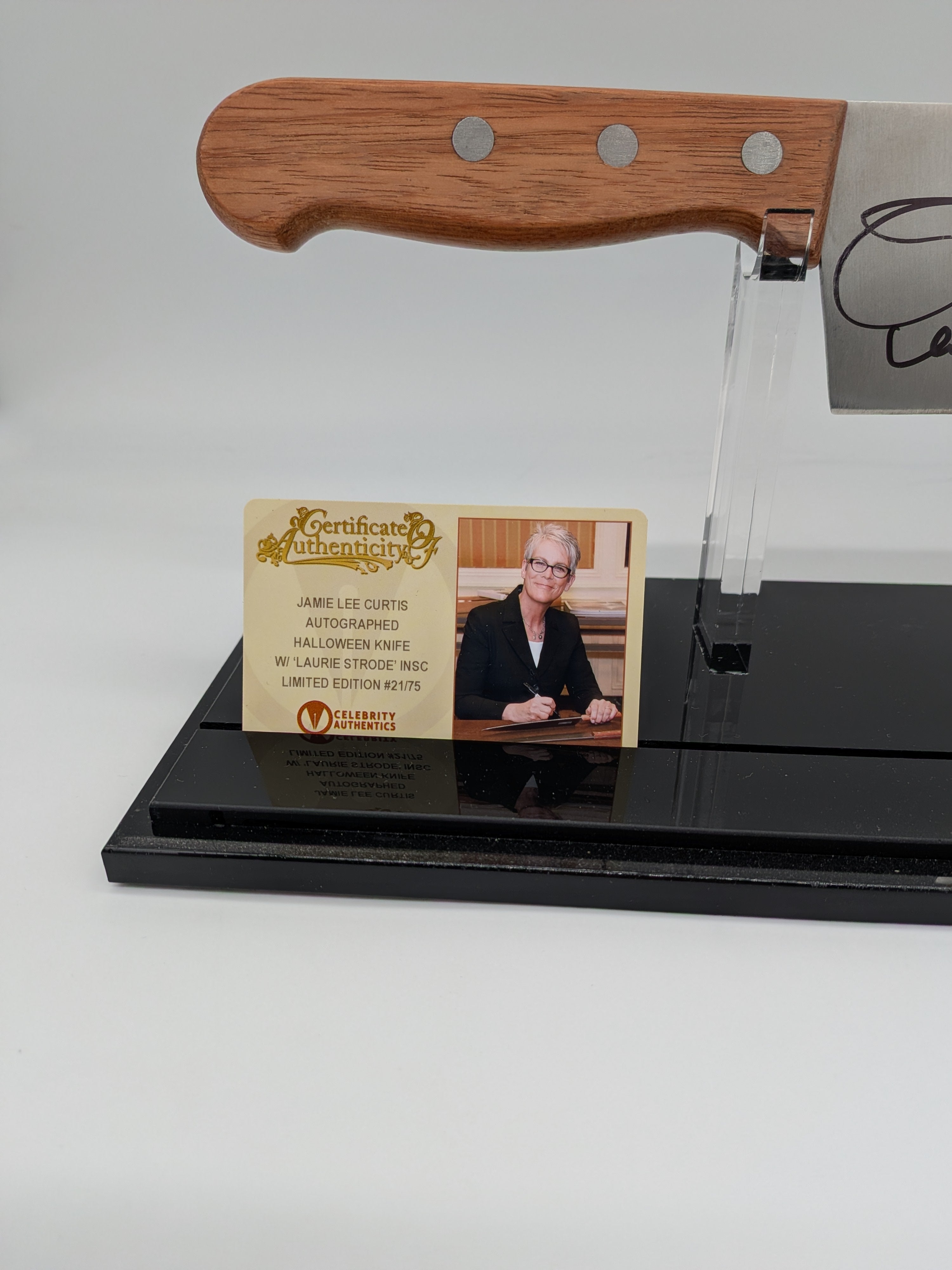 Jamie Lee Curtis, Nick Castle, and John Carpenter Signed Halloween 1:1 Knife Replica w. Display Case - #21/75 Worldwide