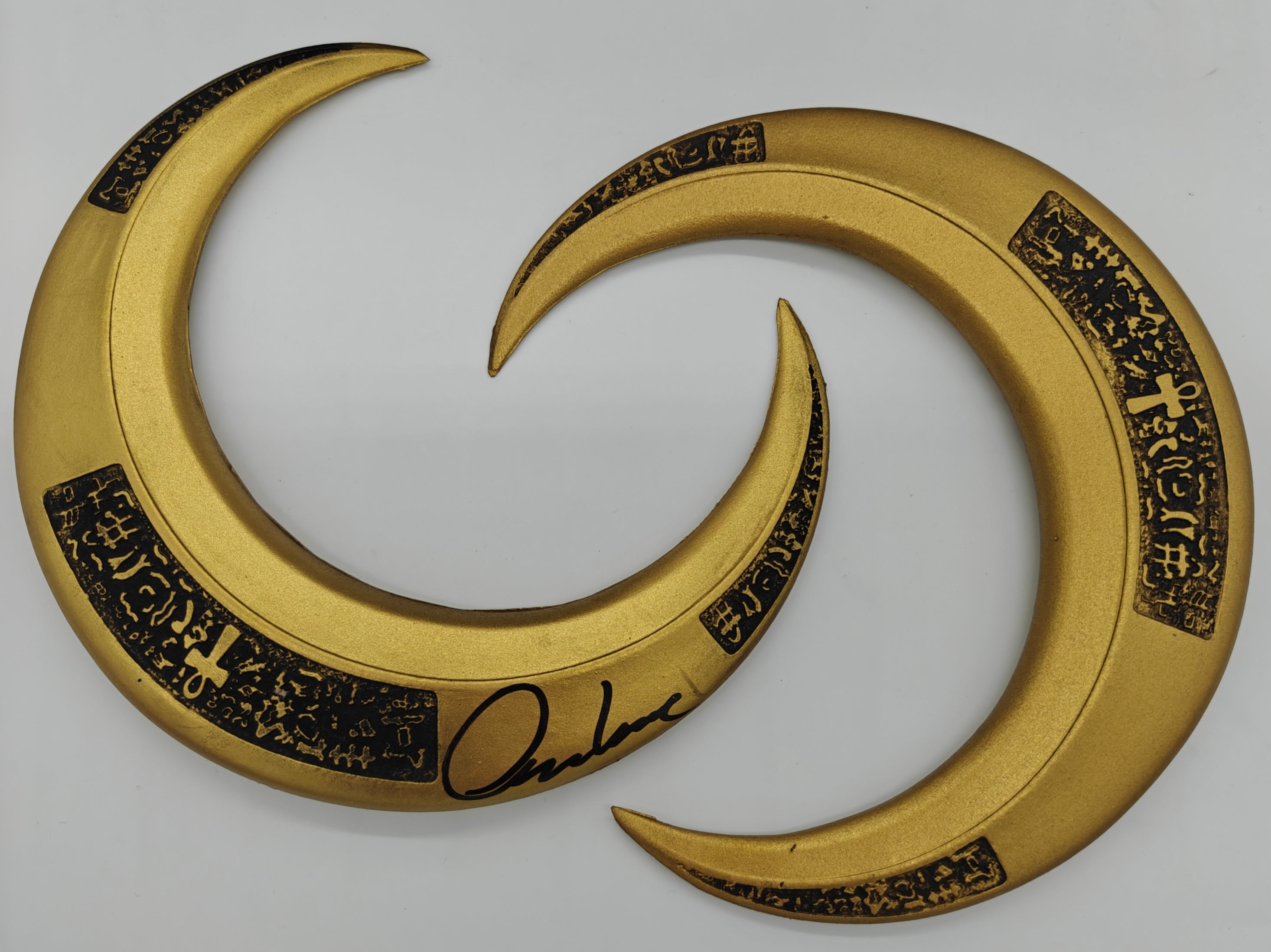Oscar Isaac Signed Moon Knight Crescent Moon Blade Set 1:1 Prop Replica