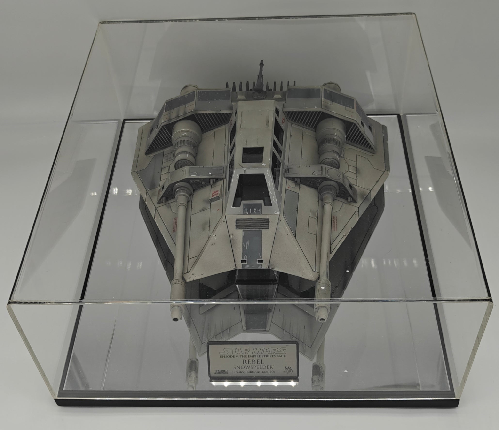 Master Replicas Star Wars Empire Strikes Back Rebel Snowspeeder SW-124 Limited Edition