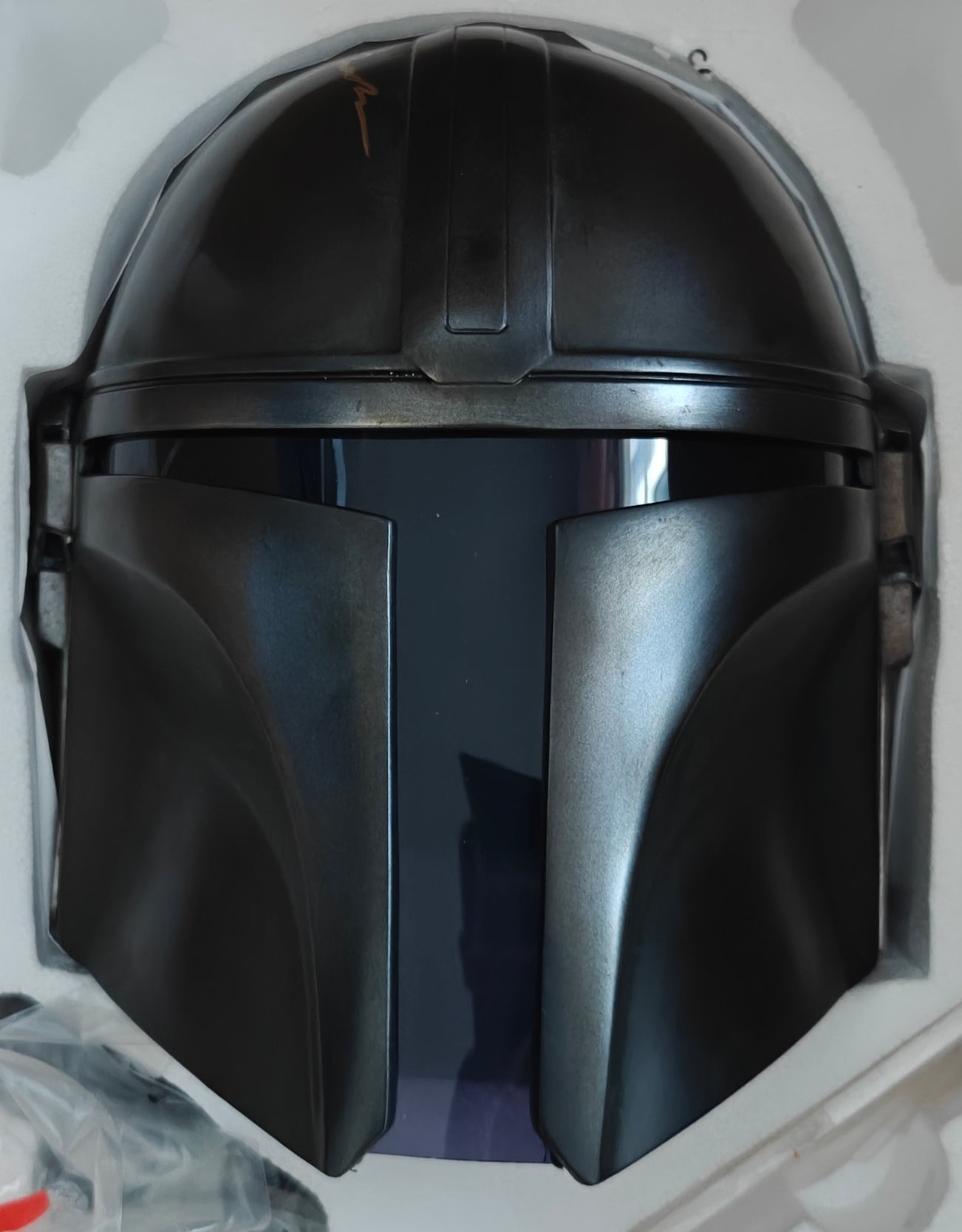 Pedro Pascal +2 Artist Proof EFX Collectibles Mandalorian Limited Edition Helmet (1st Run)