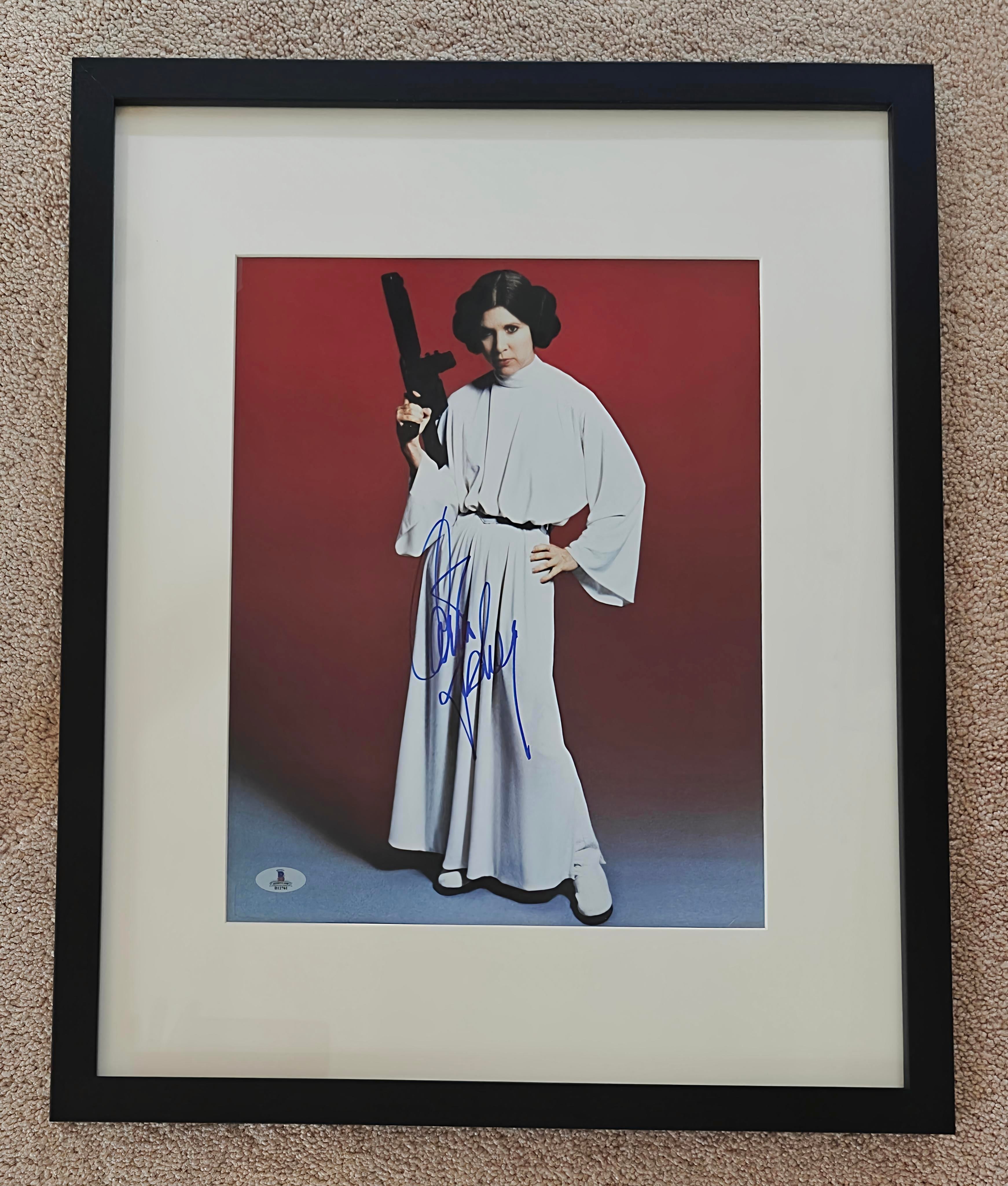 Carrie Fisher as Princess Leia Signed 11x14 Photo (Beckett) Star Wars in 16x20 Studio-Grade Frame