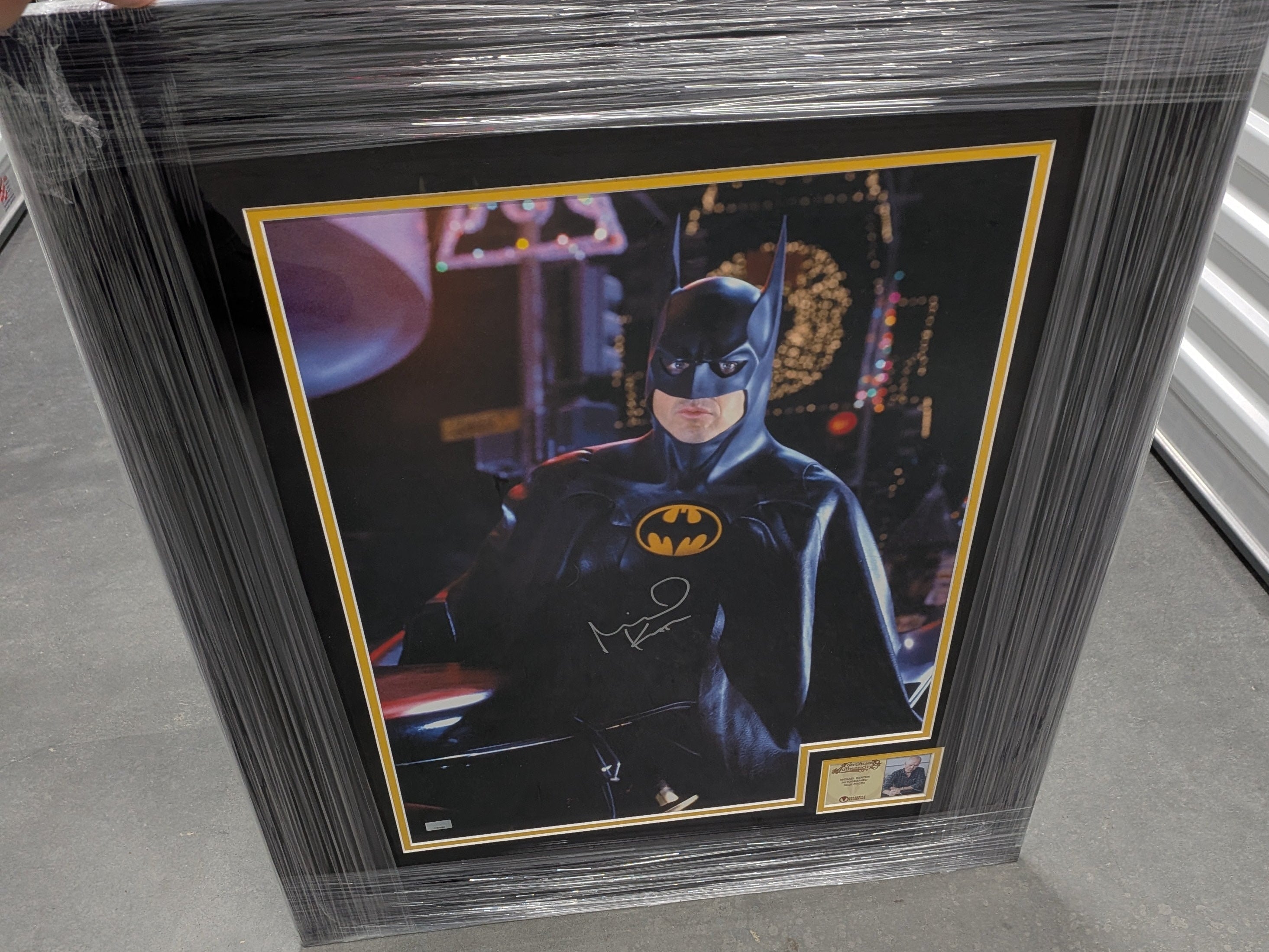 Michael Keaton Signed Batman (1989) 16×20 Photo – Studio-Grade Framed Display (Celebrity Authentics)