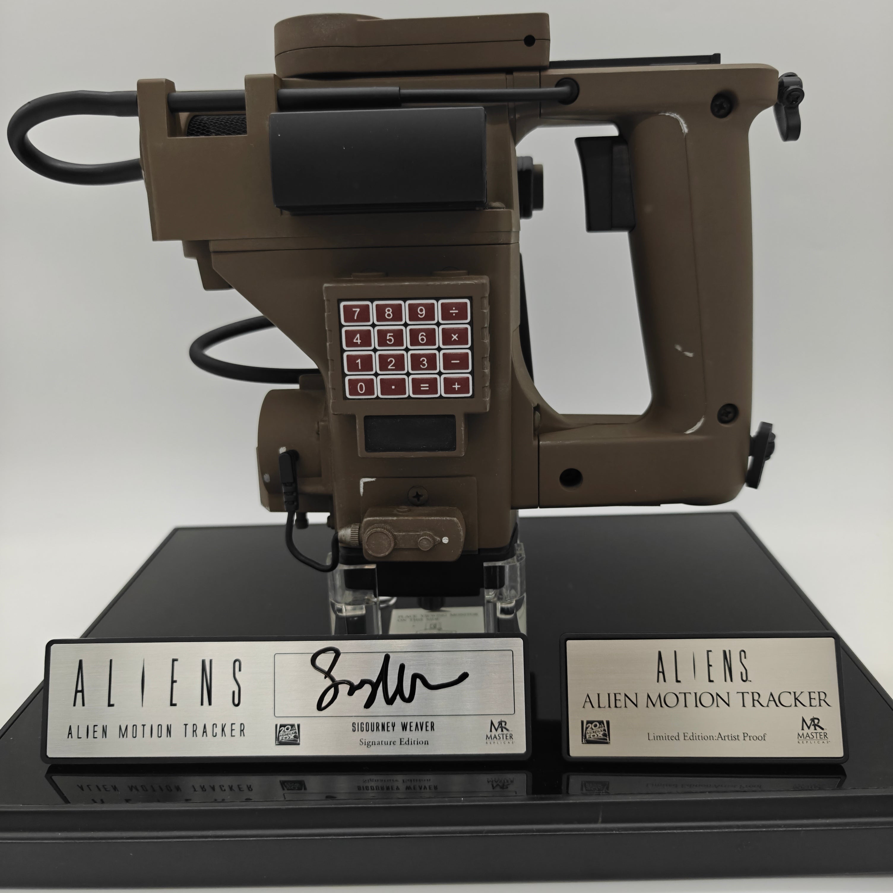 Sigourney Weaver Signed Artist Proof Master Replicas Aliens Motion Tracker 1:1 Prop Limited Edition