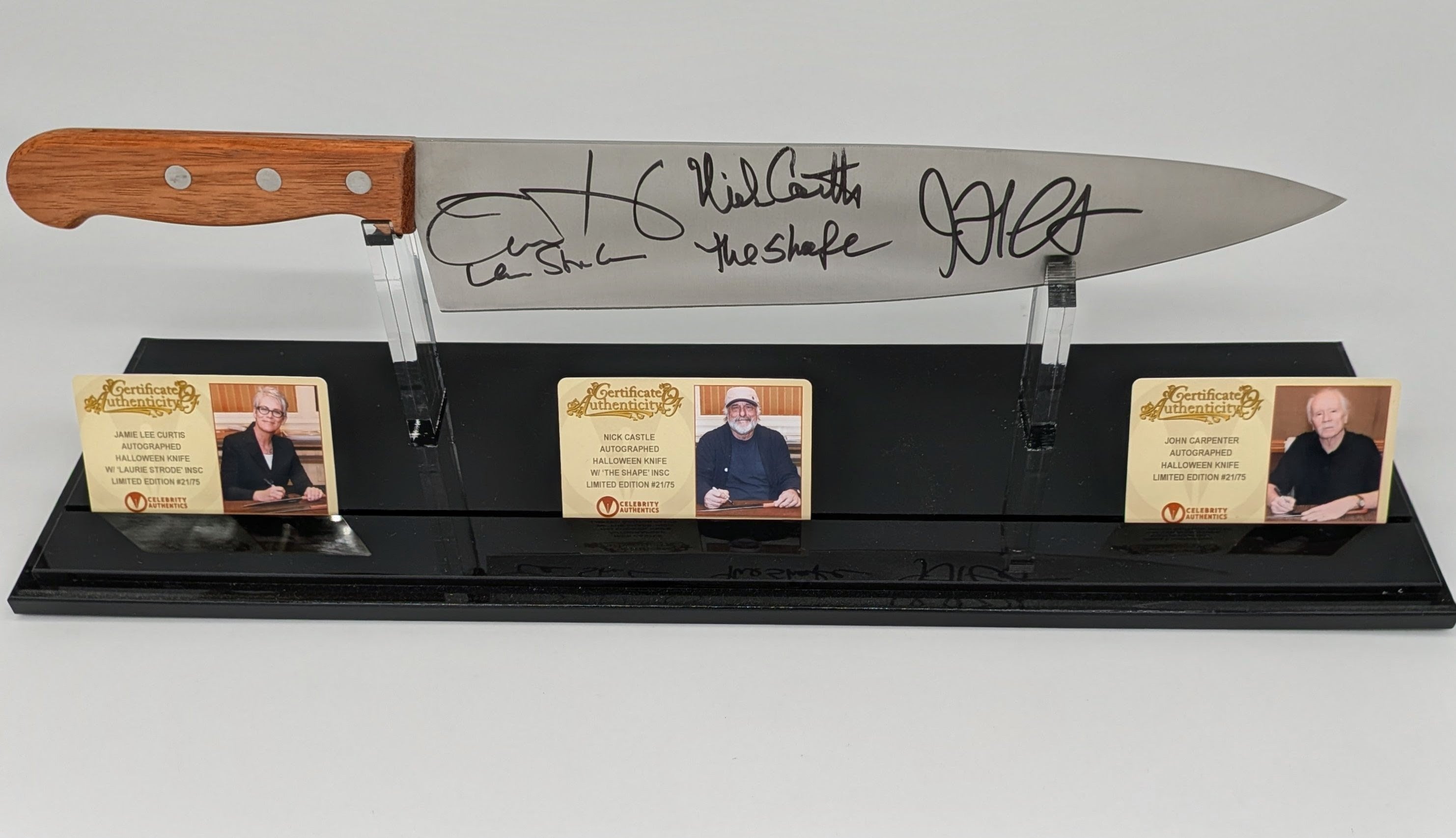 Jamie Lee Curtis, Nick Castle, and John Carpenter Signed Halloween 1:1 Knife Replica w. Display Case - #21/75 Worldwide