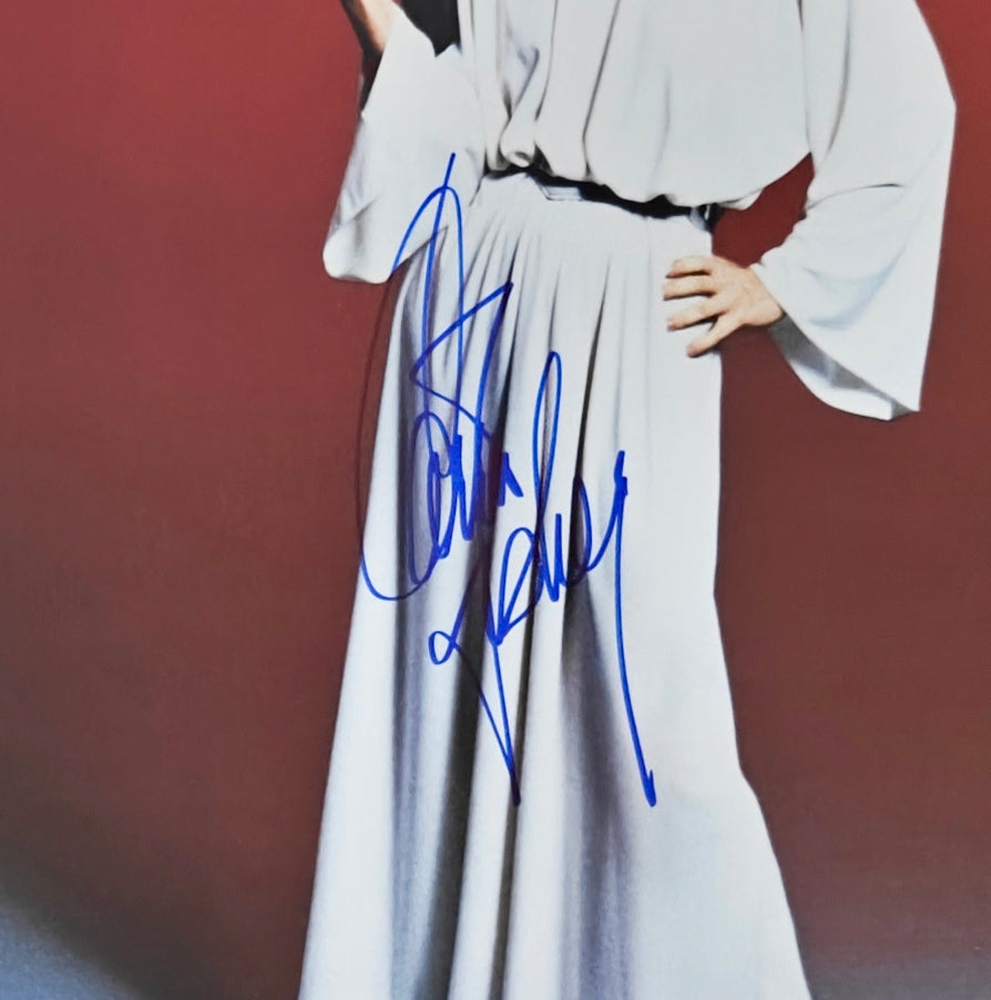 Carrie Fisher as Princess Leia Signed 11x14 Photo (Beckett) Star Wars in 16x20 Studio-Grade Frame