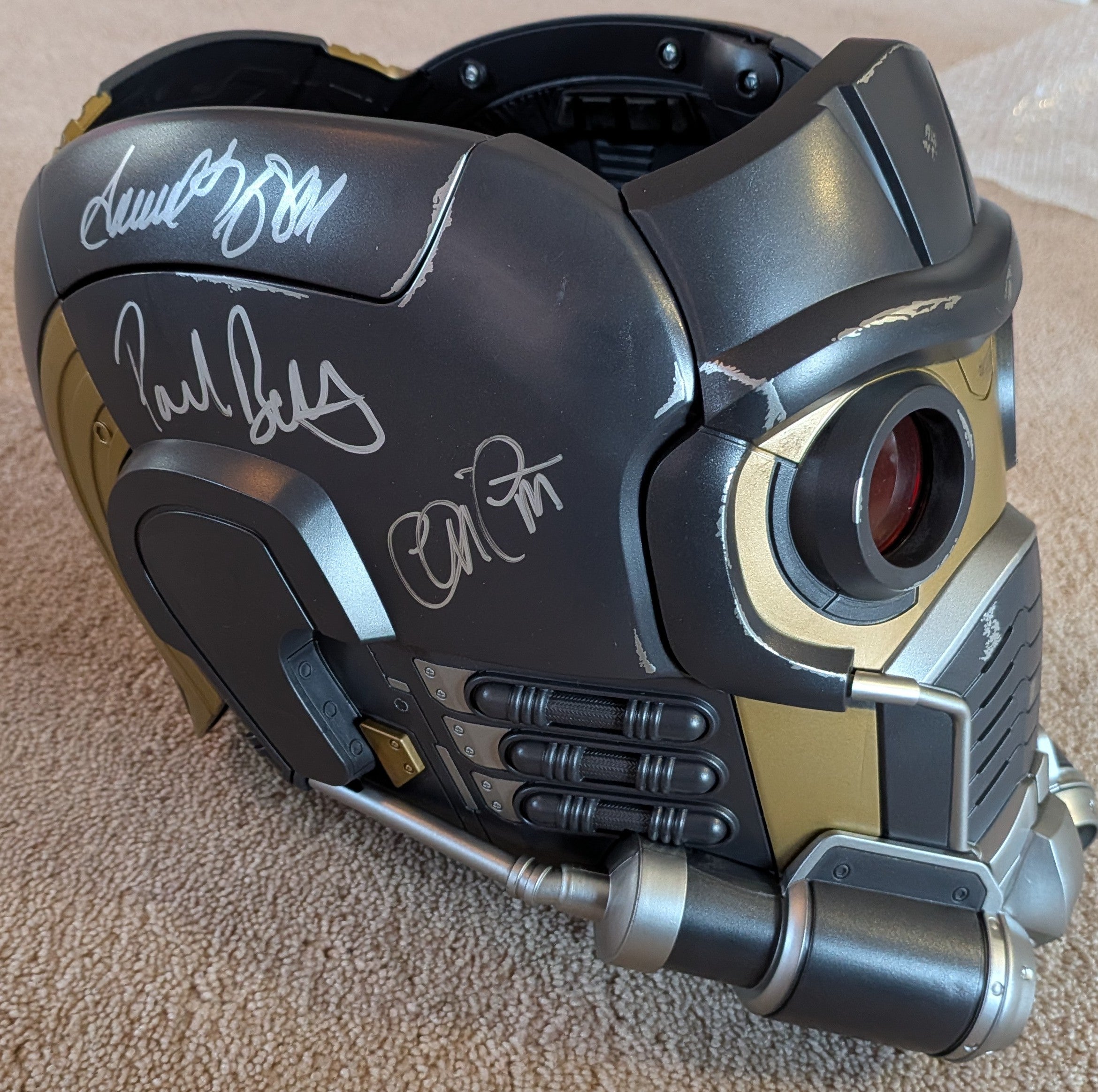 Chris Pratt, Samuel L. Jackson, Paul Rudd, Paul Bettany & Karen Gillan Signed Marvel Legends Star-Lord Helmet – Multi-Signed MCU Prop Replica